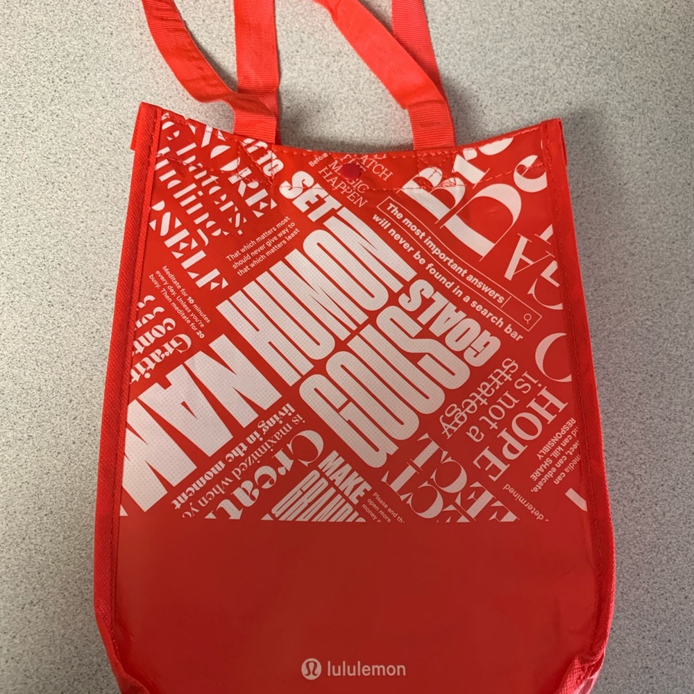 Lululemon Shopping bags